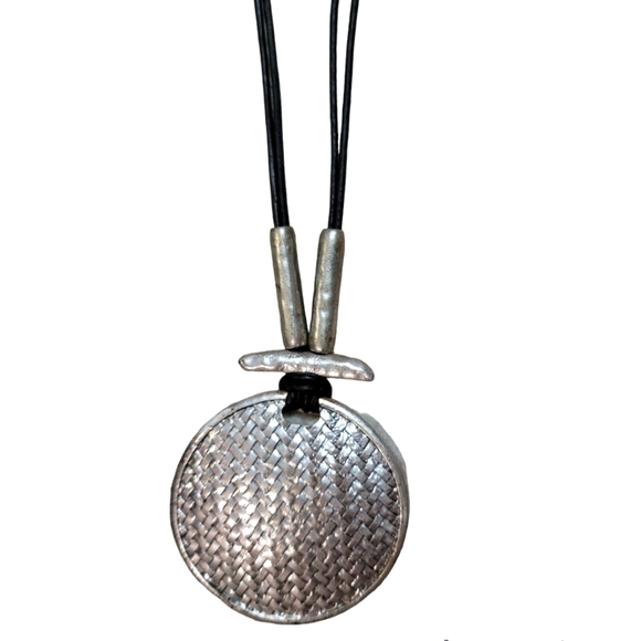 Necklace with black leather chain. Basket weaved round pendant Bold statement - Picture 2 of 3